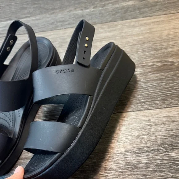 CROCS platform Black Women's Sandals size 8 (j148) - Picture 2 of 9